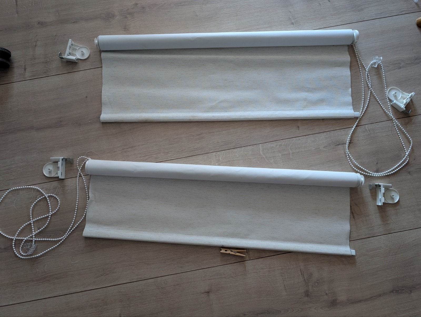 Karwei rolgordijnen wit, verduisterend, 77cm breed, Ophalen, Gebruikt, Inclusief montageonderdelen, Wit