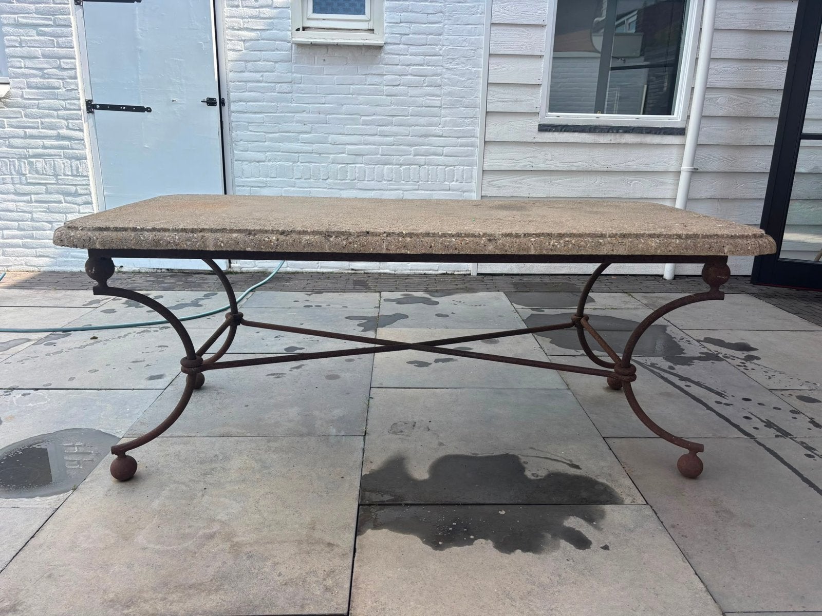 Betonnen tuintafel 190x90cm met smeedijzeren onderstel, Ophalen, Gebruikt, Rechthoekig, Overige materialen