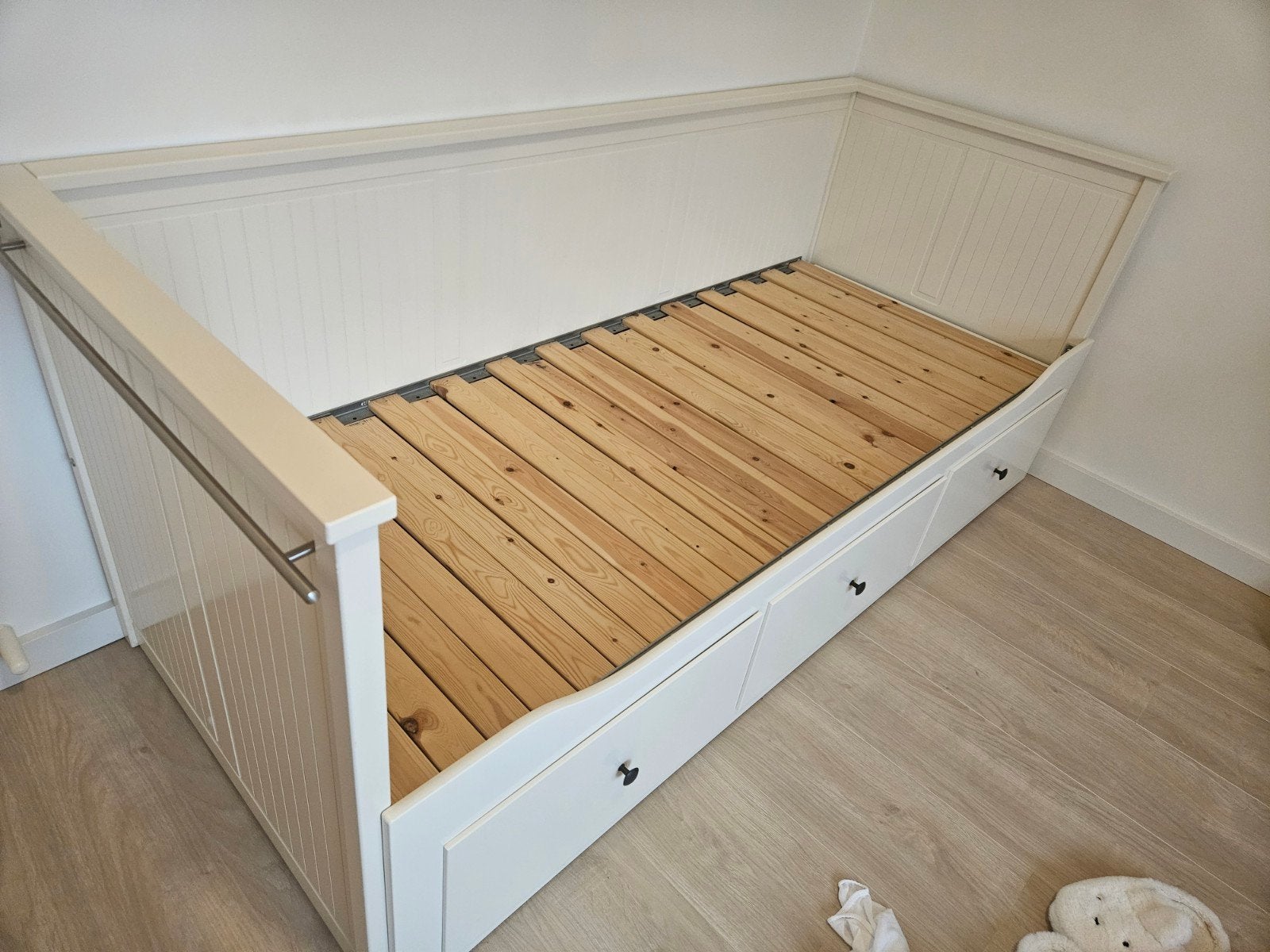 IKEA Hemnes Bedbank, uitschuifbaar, evt inclusief matras, Huis en Inrichting, Ophalen, Gebruikt, Eenpersoons, Wit