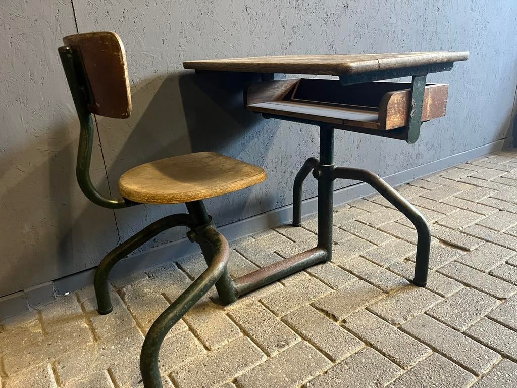 Antieke franse kinder schooltafel MOBILOR vintage brocante, Ophalen