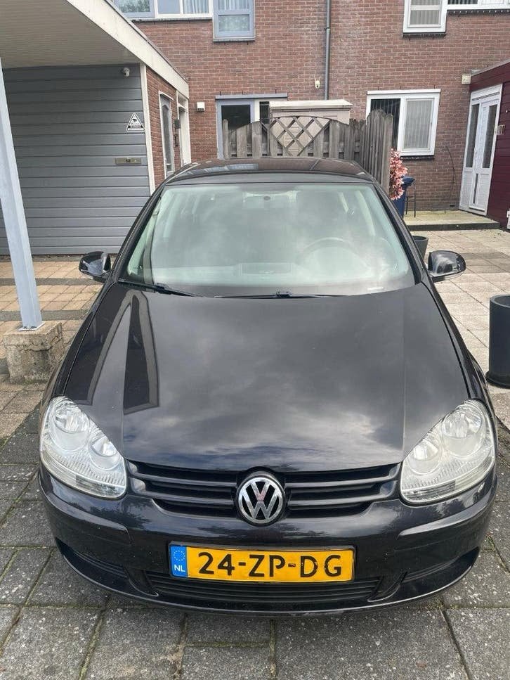 Volkswagen Golf 1.6 75KW 2008 Zwart, Auto's, Voorwielaandrijving, 4 cilinders, Overige bekleding, 620 kg