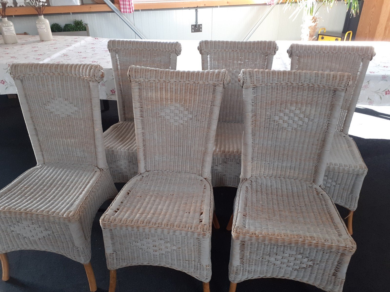 partij rieten stoelen 42 stuks ook los, Huis en Inrichting, Stoelen, Ophalen, Gebruikt, Bruin, Riet of Rotan
