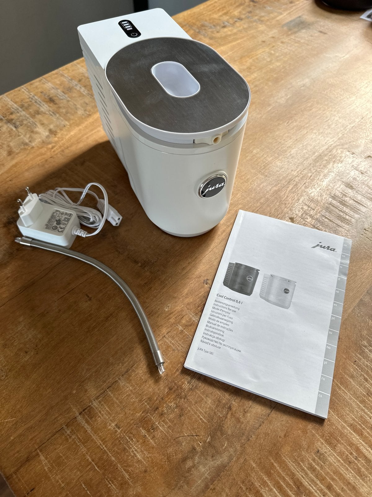 Jura Cool Control wit 0.6L melkkoeler - Zo goed als nieuw, Witgoed en Apparatuur, Koffiezetapparaten, Afneembaar waterreservoir