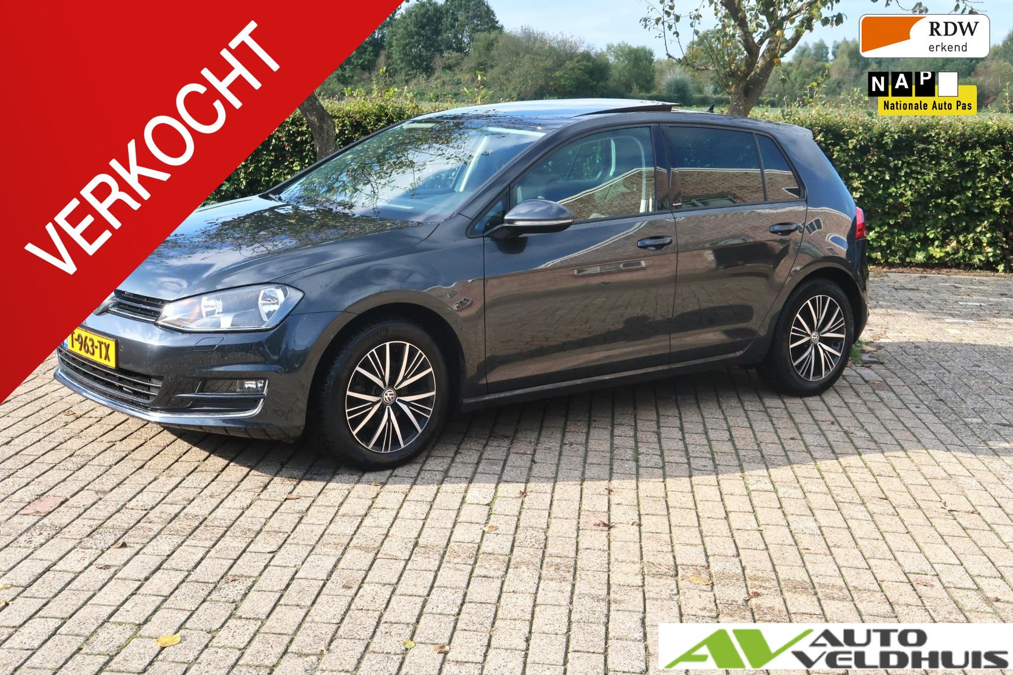 Volkswagen Golf 1.2 TSI Connected Series Camera schuifdak tr, Gebruikt, 4 cilinders, Met garantie (alle), Golf