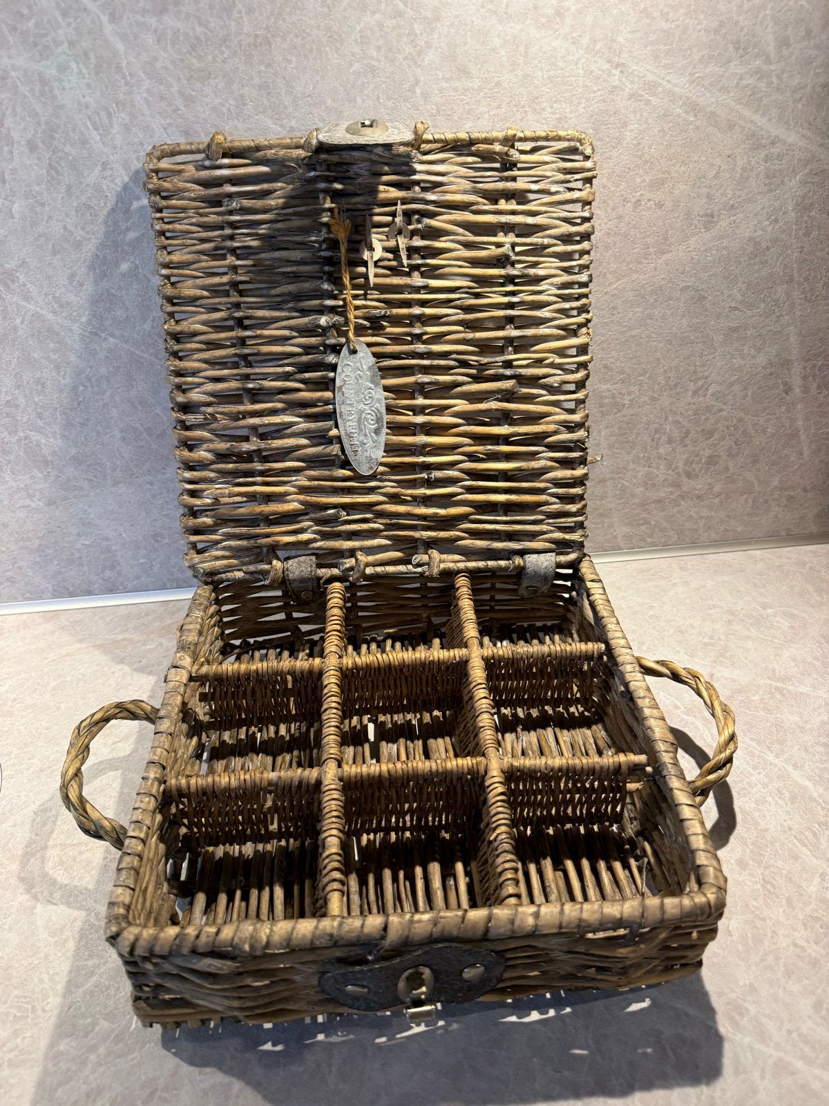 Rotan opbergmand met vakken en handvatten, Ophalen, Overige materialen, Minder dan 50 cm, Gebruikt