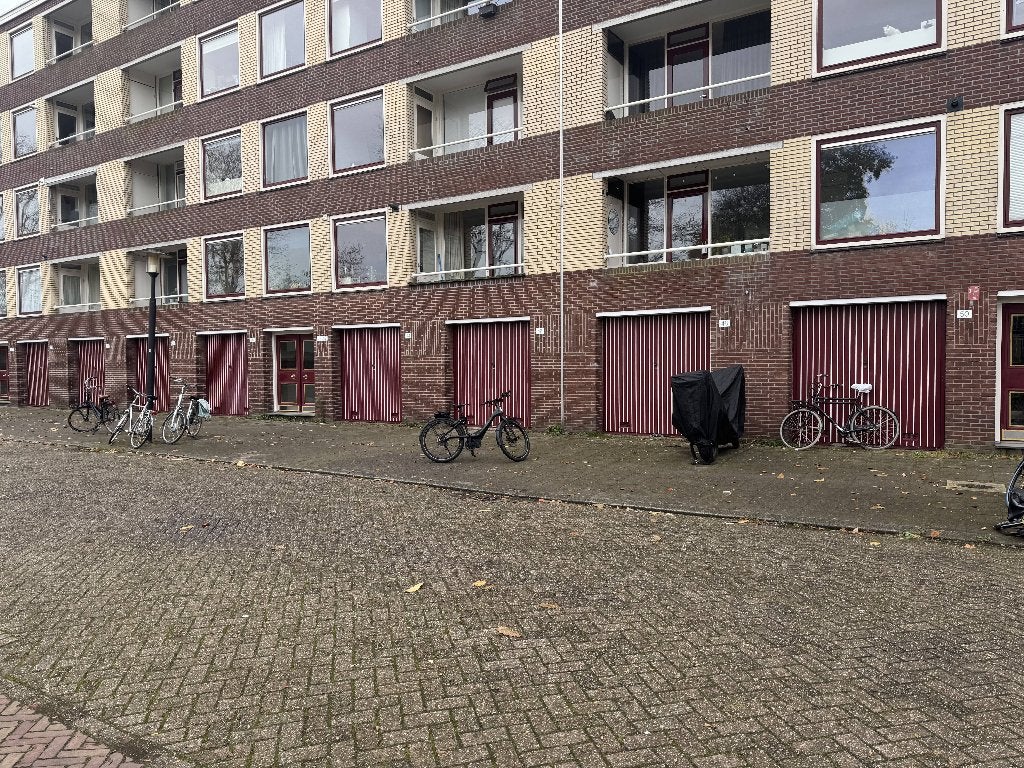 Extra ruime (53M3) garagebox Utrecht. Loopafstand centrum, Utrecht