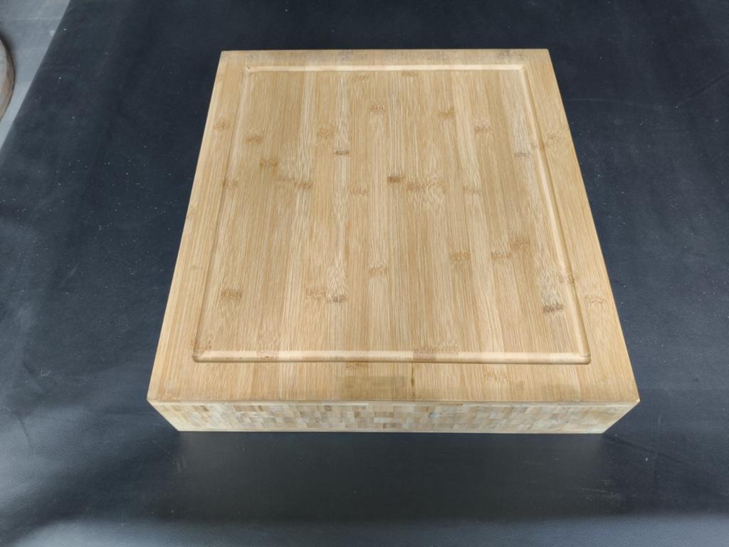 Houten snijplank van bamboe met opvangbak, Hout, Snij-/serveerplank, Ophalen of Verzenden, Zo goed als nieuw