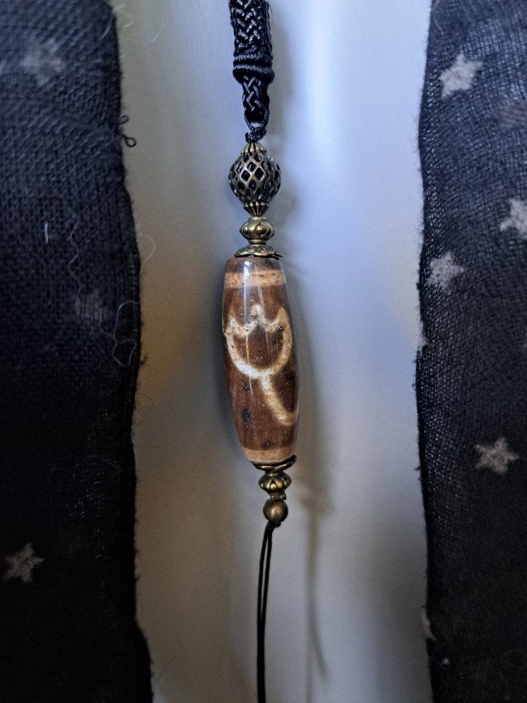D72 Dzi - Great pure Tibetan old Agate " Lotus" dzi, Tibet, Ophalen of Verzenden, Ritueel object
