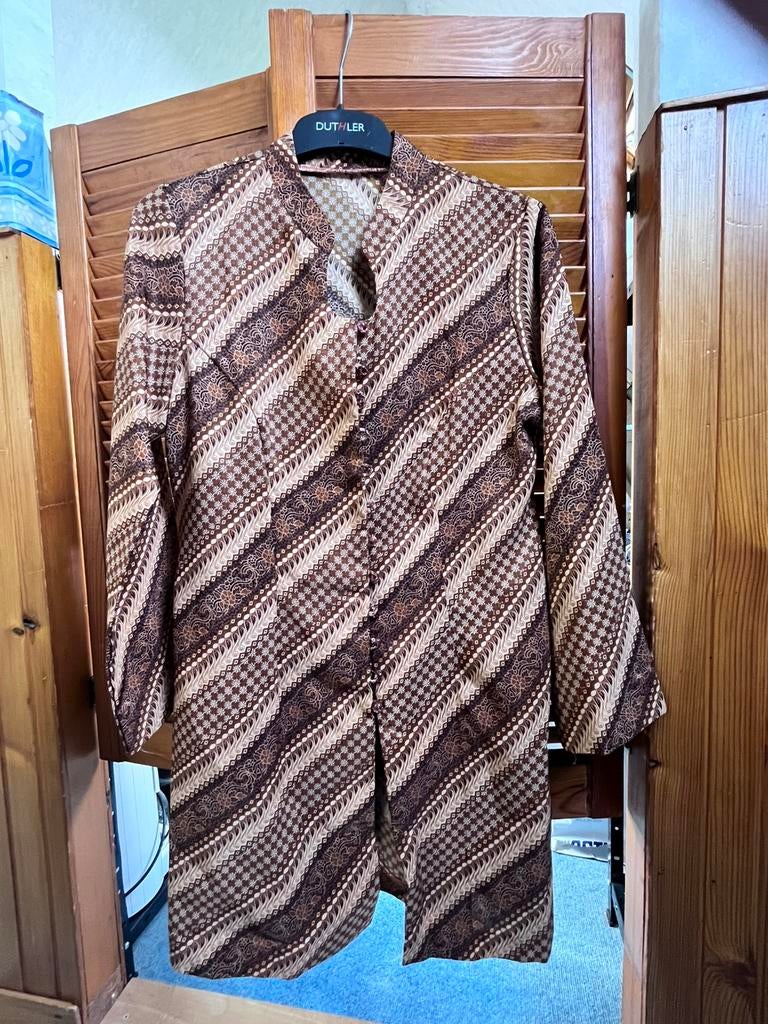 Tunieken batik, Ophalen, Gedragen