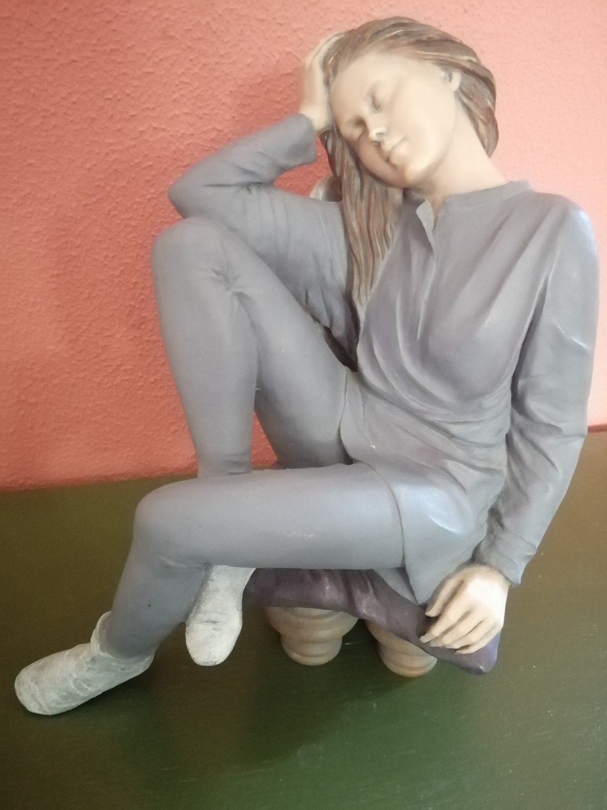 Elisa Montserrat beeld ballerina danseres op stoel, Ophalen of Verzenden, Zo goed als nieuw, Mens