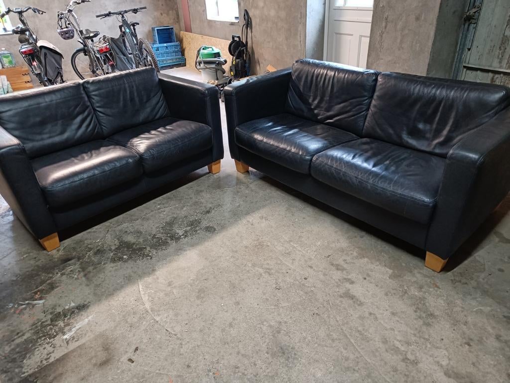 twee donker blauwe leren banken een drie en twee zits, Gebruikt, 150 tot 200 cm, Tweepersoons, Ophalen of Verzenden
