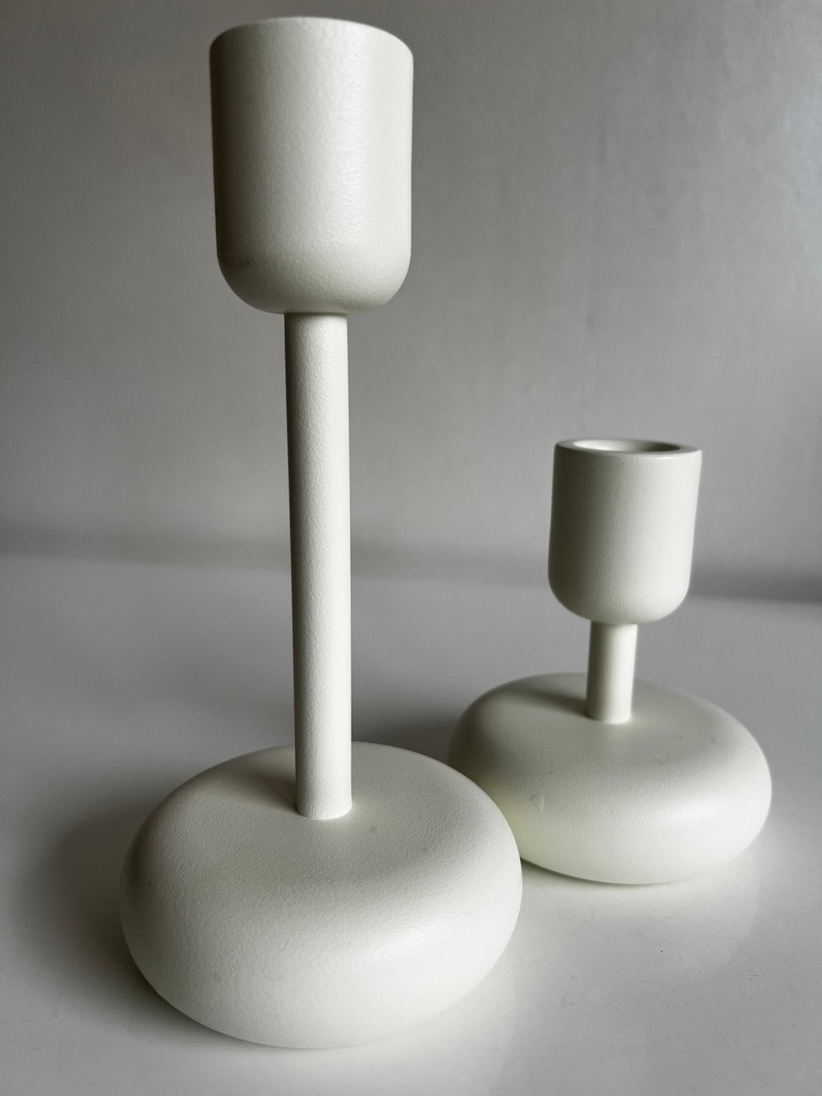 2 Iittala Nappula Kandelaar Wit Poedercoated Klenell, Huis en Inrichting, Wit, Ophalen of Verzenden, Zo goed als nieuw, Metaal