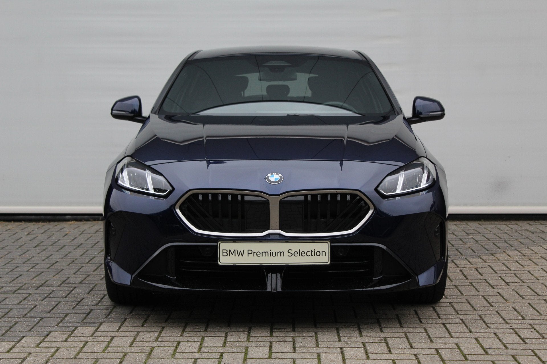 BMW 1 Serie 120 M Sport Automaat / Sportstoelen / Achteruitr, Auto's, BMW, Dealer onderhouden, Gebruikt, 156 pk, Met garantie (alle)