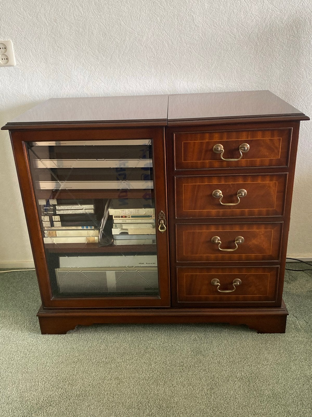 Houten kast voor platenspeler met 3 lades, Ophalen, Gebruikt