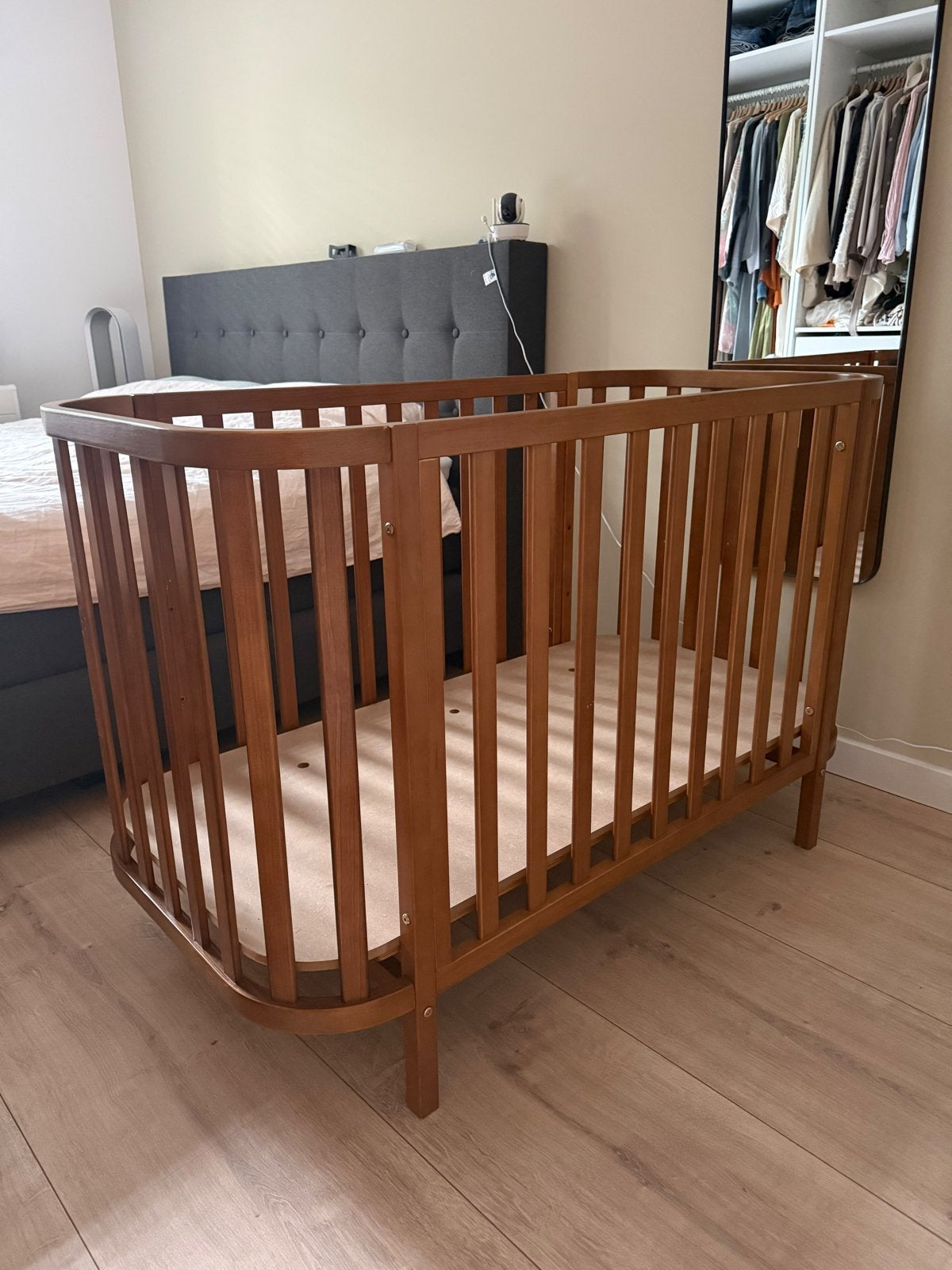 Petite Amélie Ovaal Ledikant 60x120 Walnoot - Ongebruikt, Bruin, Zo goed als nieuw, Hout, Eenpersoons
