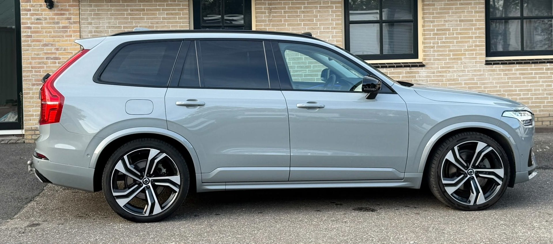 Volvo XC90 2.0 T8 Recharge AWD Ultra Dark | FULL OPTIONS, Auto's, Dealer onderhouden, Gebruikt, 1969 cc, 7 stoelen