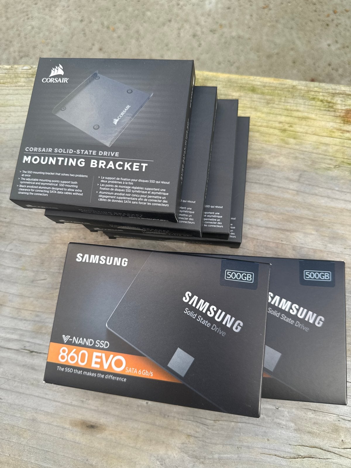 Samsung 860 EVO 500GB SSD's en Corsair Mounting Brackets, Computers en Software, Intern, Verzenden, Server, Nieuw