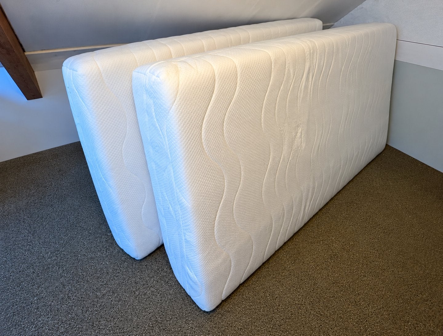 2 matrassen 90x200 cm – nette staat, Ophalen, Zo goed als nieuw, Eenpersoons, 90 cm