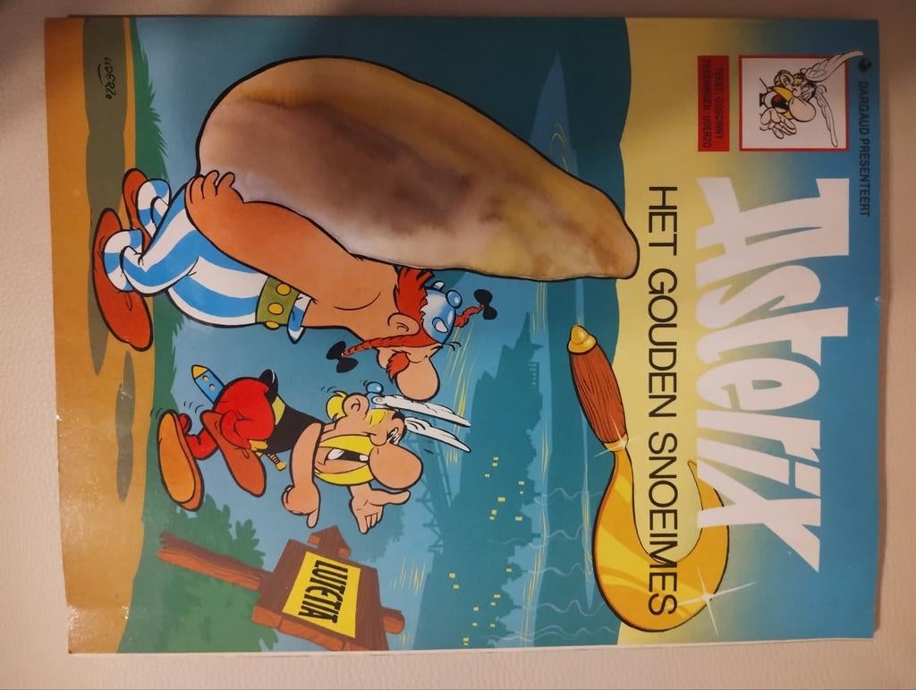 Asterix de Galliër: Het Gouden Snoeimes, Eén stripboek, Ophalen of Verzenden, Gelezen, René Goscinny, Albert Uderzo