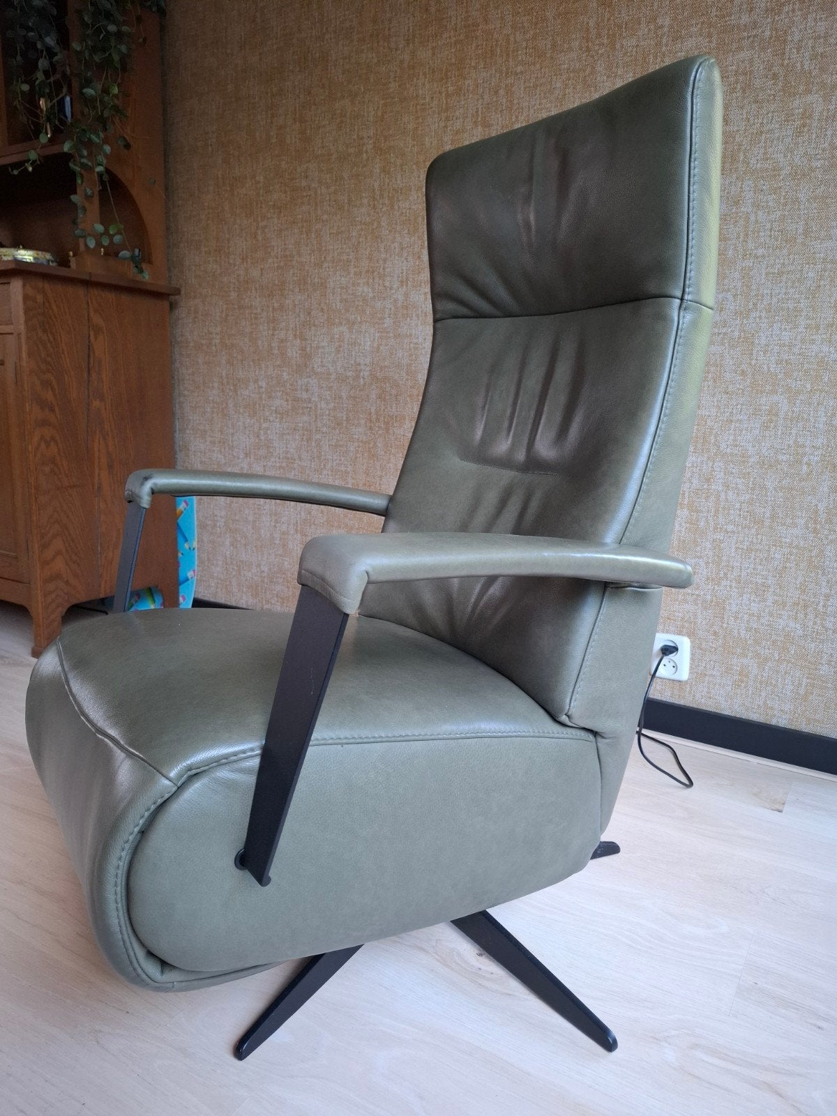 Inhouse Relaxstoel 2-motorig, Ophalen, Gebruikt, Overige kleuren, Leer