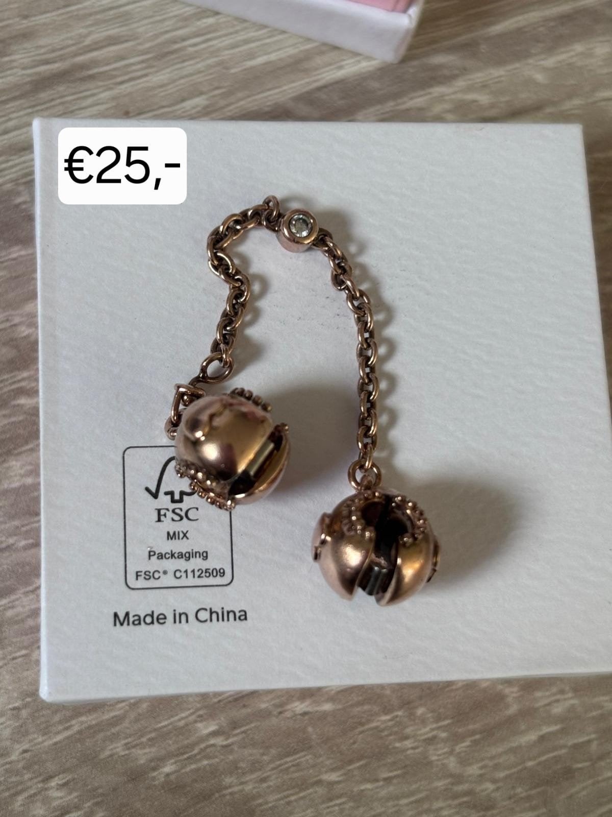 goud roze pandora bedeltjes + clips, Gebruikt, Verzenden, Pandora, 4 bedels of meer