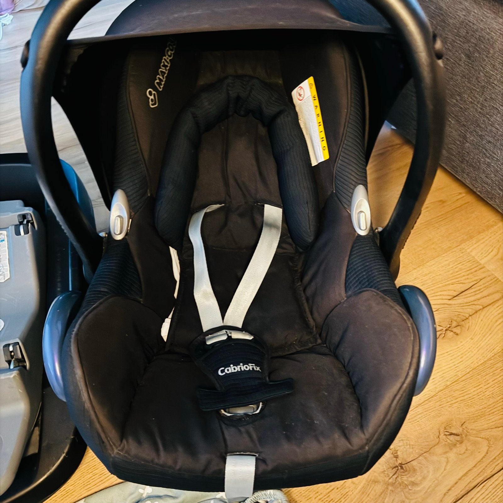 Maxi-Cosi CabrioFix met FamilyFix base, Ophalen, Autogordel of Isofix, Gebruikt, Zijbescherming