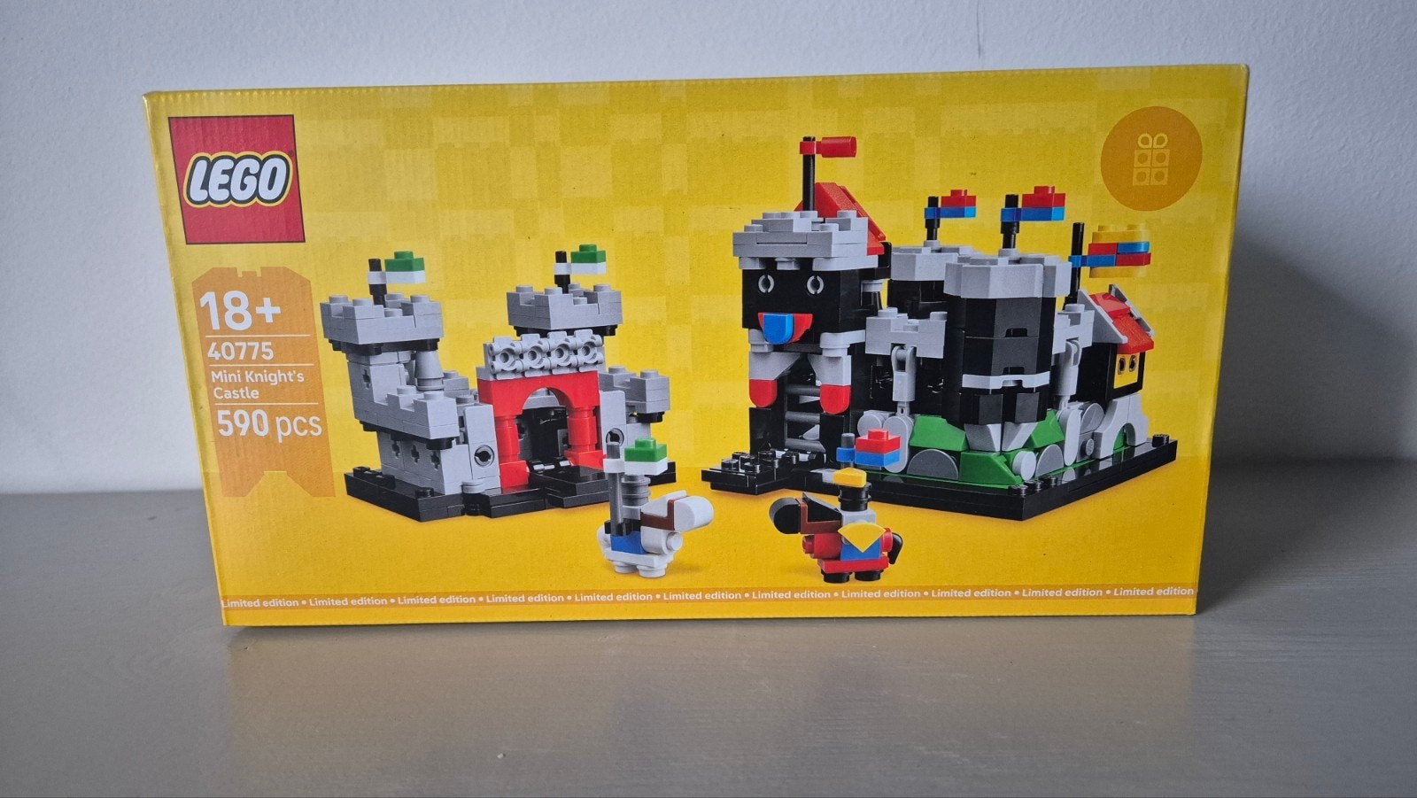 Lego: Mini Knight's Castle - 40775, Lego, Nieuw, Ophalen of Verzenden, Compleet