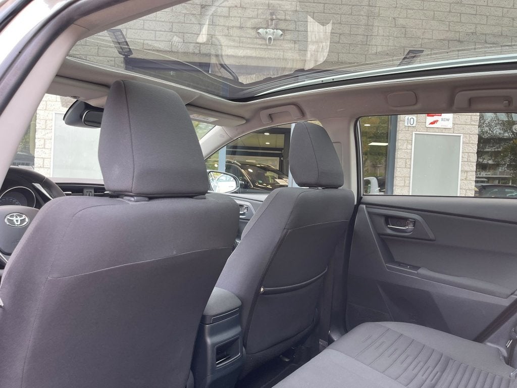 Foto 18 van Toyota Auris Touring Sports 1.2T Business Pano Trekhaak Navi