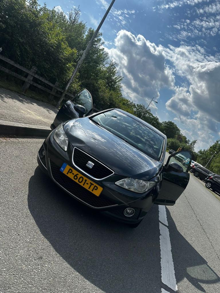Seat Ibiza 1.6 77KW 5DRS 2009 Grijs, Auto's, Seat, Voorwielaandrijving, 15 km/l, 40 €/maand, 4 cilinders