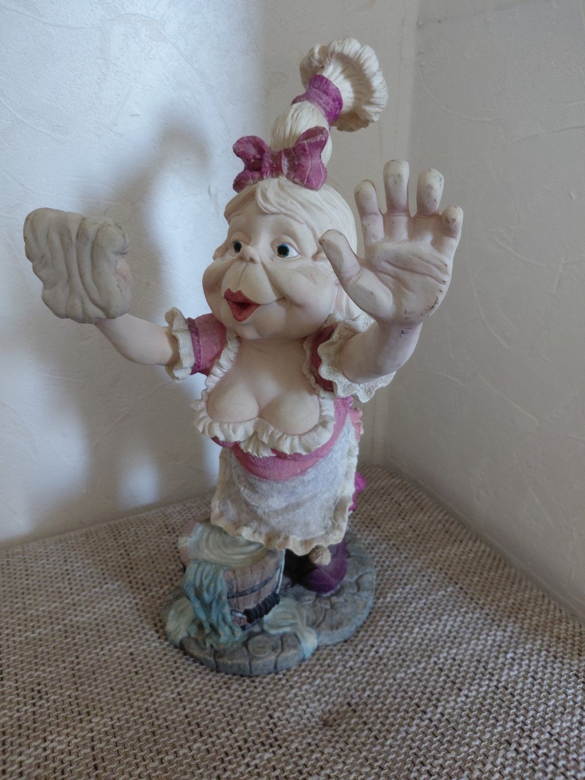 Laaf beeldje Efteling - De Ramenlapster, gesigneerd, Verzamelen, Ophalen of Verzenden, Zo goed als nieuw, Beeldje of Poppetje