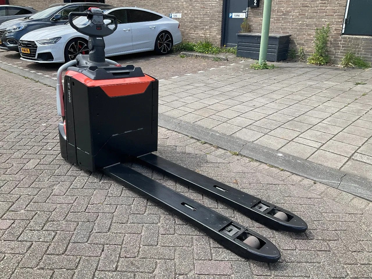 BT LPE200 2000KG 1.60LEPELS PALLETWAGEN / HEFTRUCK, BT, Yilmaz Heftrucks, Marconistraat 2
3133KL  Vlaardingen, Elektrisch