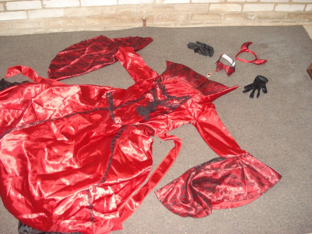 Halloween  Vampieren Jurk  Compleet  Maat  M, Ophalen of Verzenden, Zo goed als nieuw, Feestartikel, Halloween of Griezel