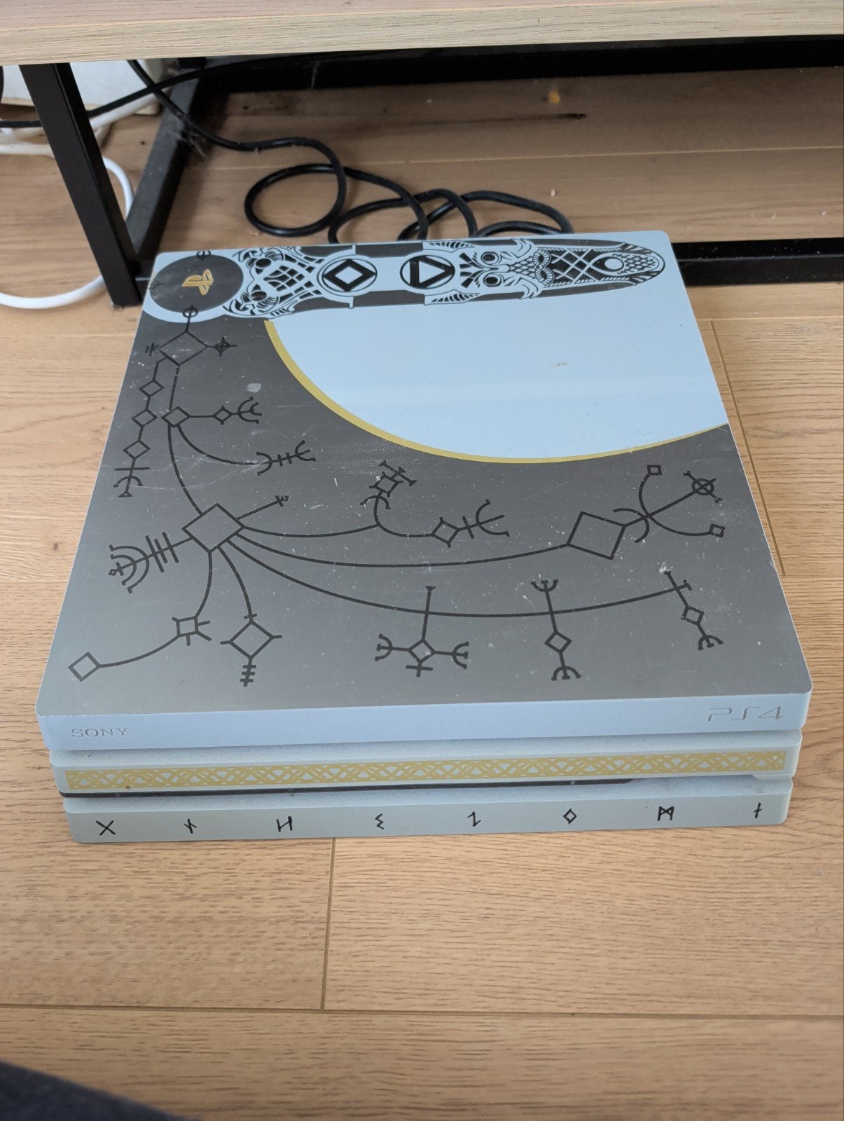 PS4 Pro God of War Limited Edition + 2 controllers, Ophalen