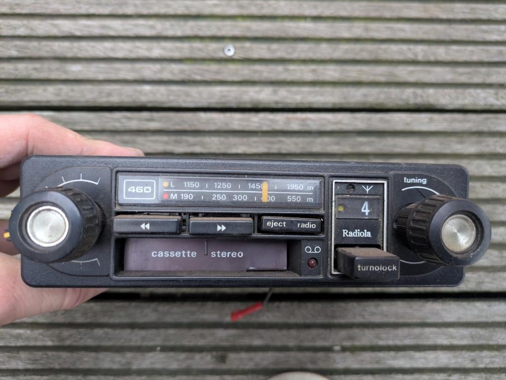 Autoradio Radiola Philips Cassettespeler Radio, Auto diversen, Ophalen of Verzenden