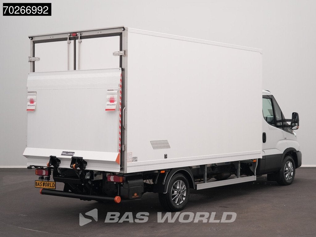 Iveco Daily 35S18 BPM VRIJ! 3.0L Laadklep Koelwagen Vriezer, Automaat, Stof, Euro 6, 4 cilinders
