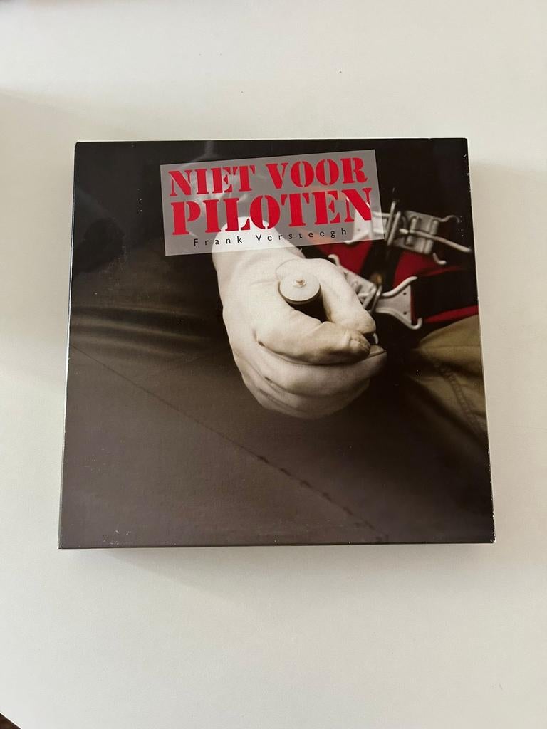 Boek Niet voor piloten - Frank Versteegh, Ophalen, Nieuw