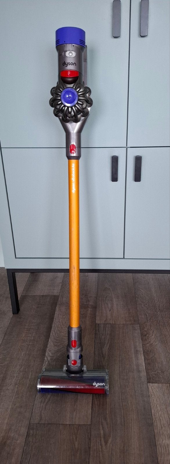 Dyson V8 Absolute steelstofzuiger met diverse accessoires, Ophalen, Draadloos, Gebruikt, Dyson