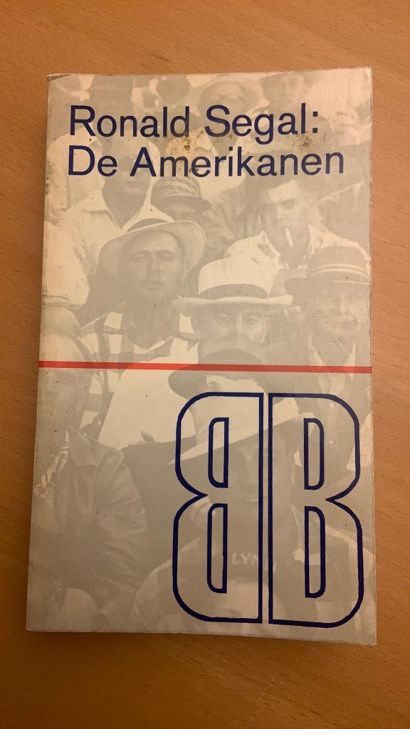 De Amerikanen - Ronald Segal, Ophalen of Verzenden, Zo goed als nieuw