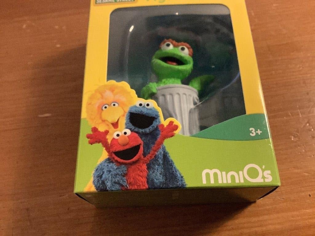 Sesamstraat MiniQ's Oscar verzamelfiguur. 8 cm nieuw, Verzamelen, Poppetjes en Figuurtjes, Ophalen of Verzenden, Nieuw