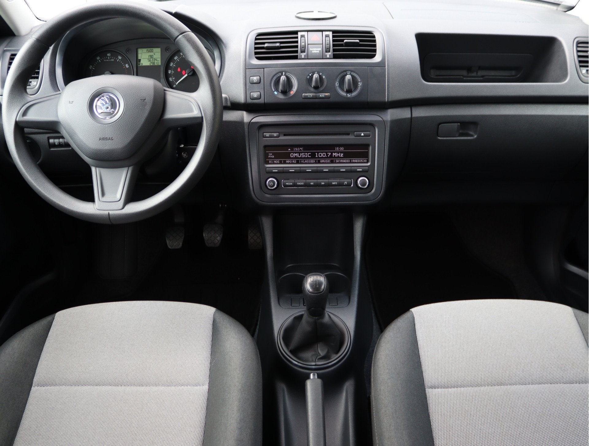Skoda Fabia 1.2 | BOVAG-garantie | Airco | 16'', Voorwielaandrijving, Stof, Zwart, 540 kg