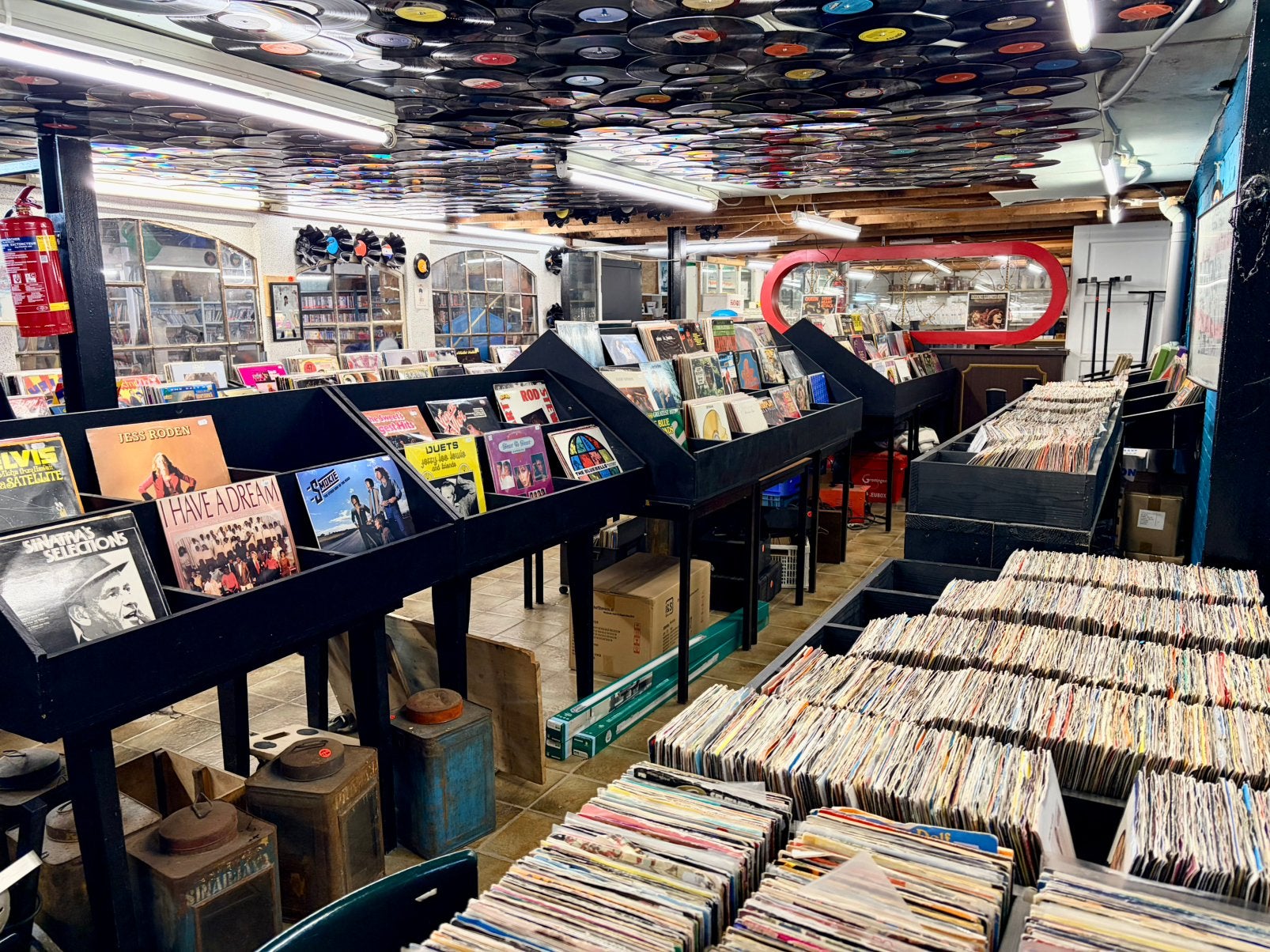 Gebruikt vinyl in onze platenhoek. Singles, elpees., Ophalen, Gebruikt, Overige formaten