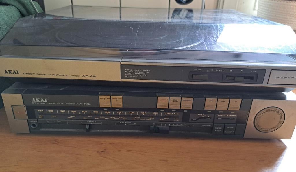 AKAI Receiver AA-R1L en Platenspeler AP-A2, Ophalen of Verzenden, Gebruikt, Platenspeler, Akai