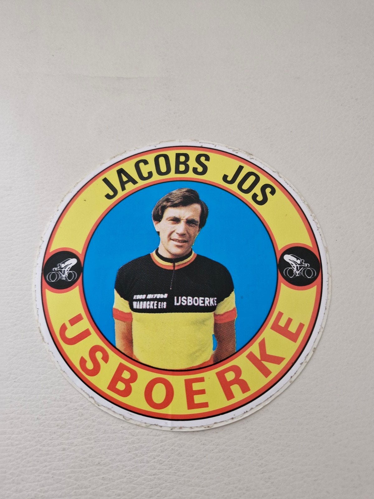 G 100 Vintage Jacobs Jos IJsboerke Wieler Sticker 14,5 cm, Ophalen of Verzenden, Gebruikt, Sport