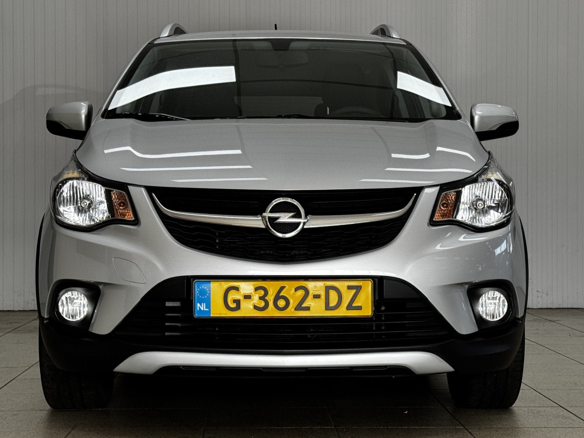 Opel KARL 1.0 Rocks Online Edition/ Apple + Android/ Dakrail, Voorwielaandrijving, 839 kg, Stof, Gebruikt
