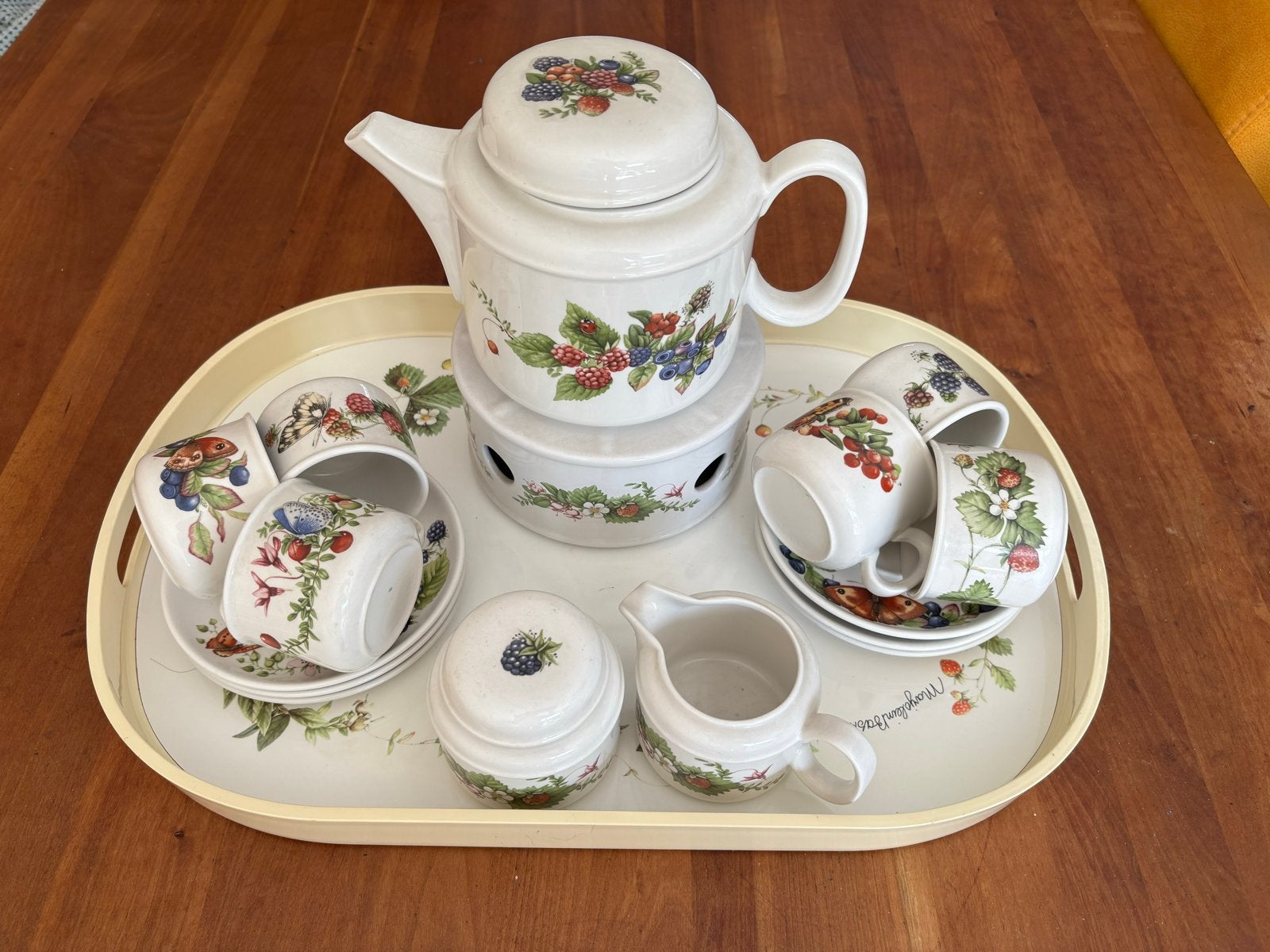 Vintage theeservies met bessenmotief - compleet, Ophalen of Verzenden