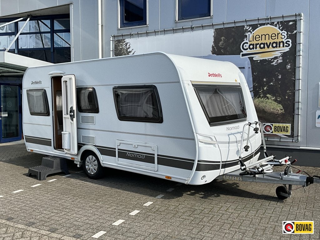 Dethleffs Nomad 470 ER ENKELE BEDDEN-NETJES, Caravans en Kamperen, Rondzit, Bedrijf, Dethleffs, 5 tot 6 meter