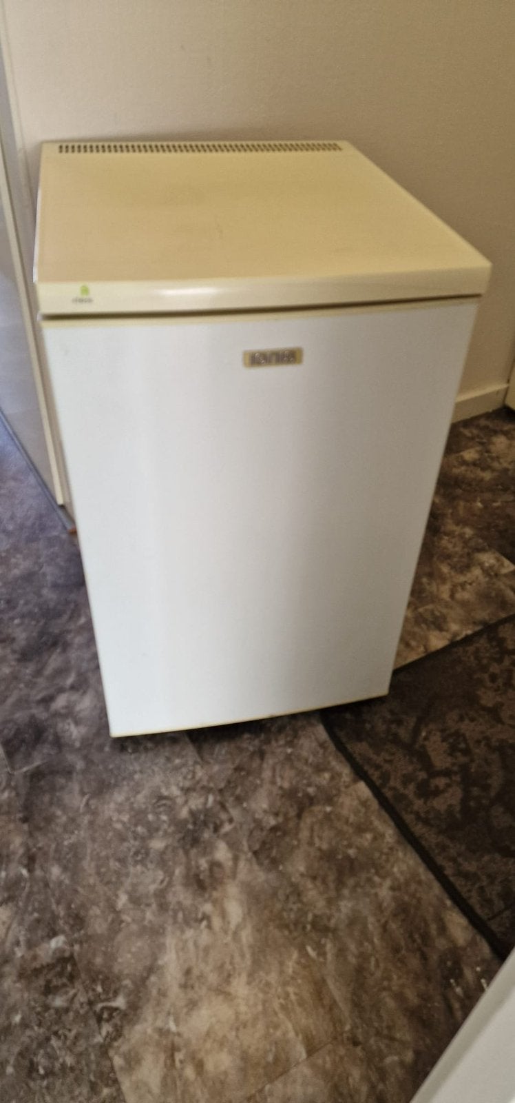 Koelkast tafelmodel IGNIS A++, Ophalen, Zo goed als nieuw, 85 tot 120 cm