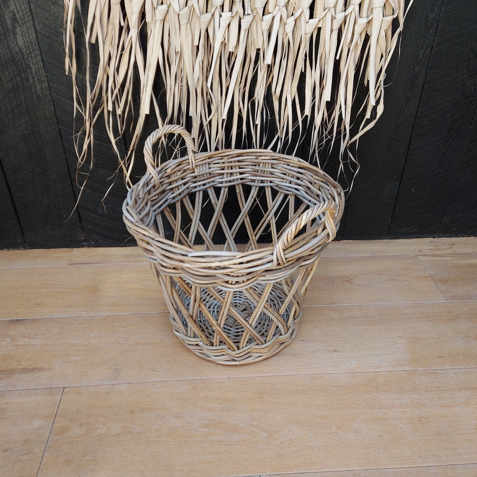 Grote rieten mand Ibiza style, Huis en Inrichting, Woonaccessoires | Schalen en Manden, Gebruikt, Mand, Handgemaakt, Ophalen of Verzenden