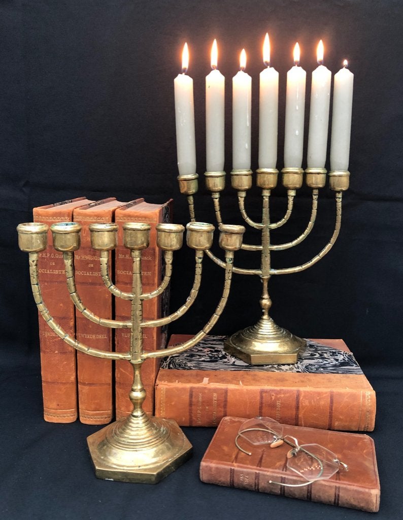 Set van 2  -  Menorah - 7 Armige Kandelaars, Antiek en Kunst, Ophalen of Verzenden, Koper of Brons