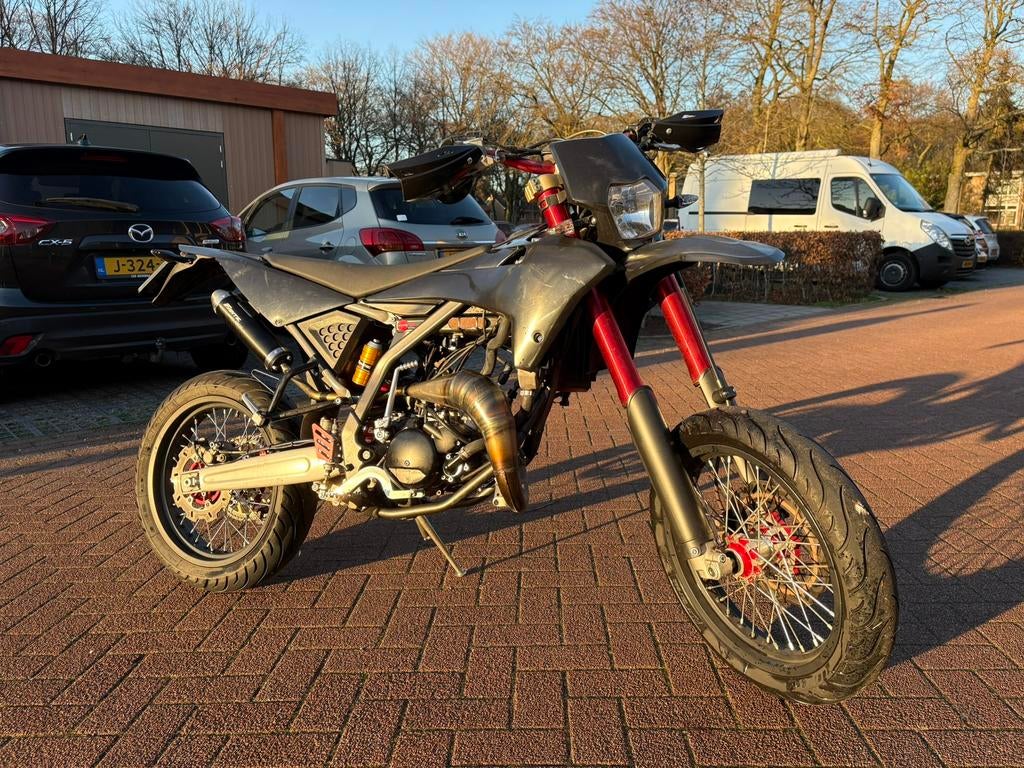Fantic XM50 NIEUWSTAAT schakelbrommer, Fietsen en Brommers, Brommers | Overige merken, Ophalen, 6 versnellingen, Maximaal 45 km/u